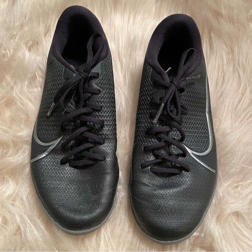 Boys Nike lo top Nike Great Condition